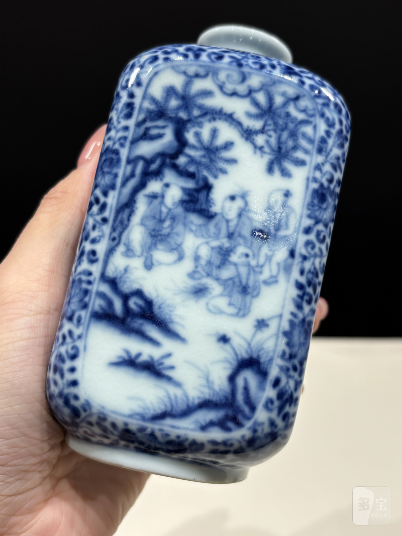 清雍正 青花花卉开光婴戏图方瓶 - 图11